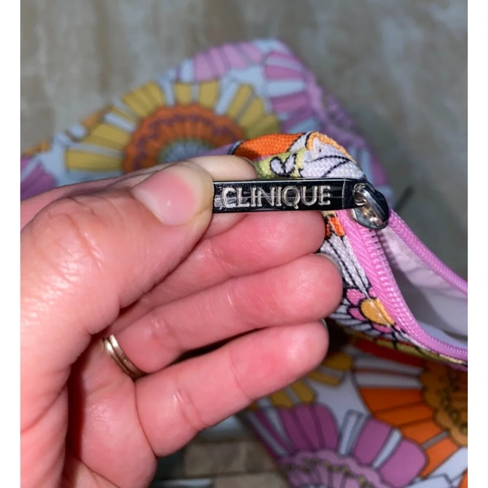NEW Clinique Cute Flower Make-up Bag